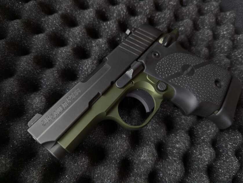 SIG P938 logo and front