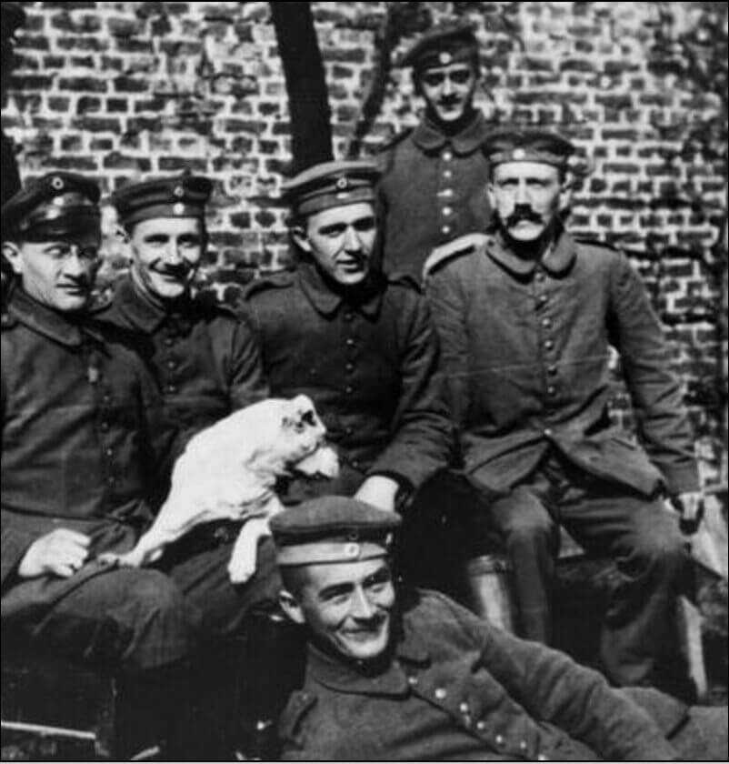 hitler in old photo