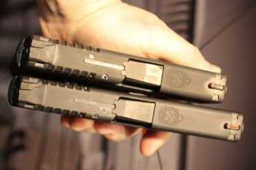 The original XDS and the longer 4.0 are both incredibly thin guns. They come in at just under an inch, which is part of their appeal for concealed carry. 