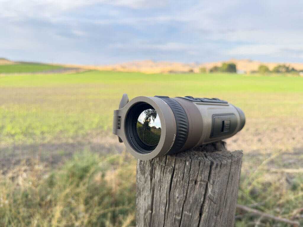 SIG Echo MV50-DV battery compartment open with included 18500 rechargeable battery and charger