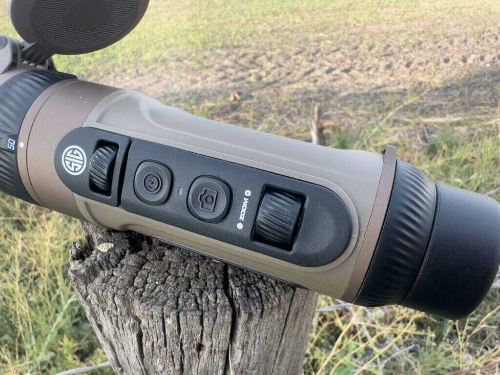 SIG Echo MV50-DV control layout with power, camera, and zoom wheels designed for one-handed operation