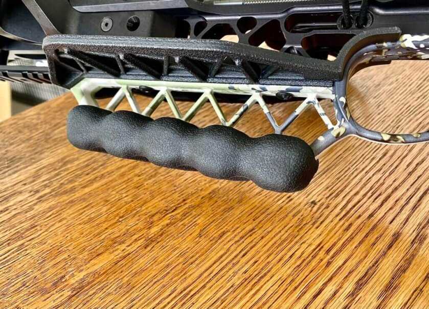 Ravin R470 substantial foregrip keeps support hand below handguard