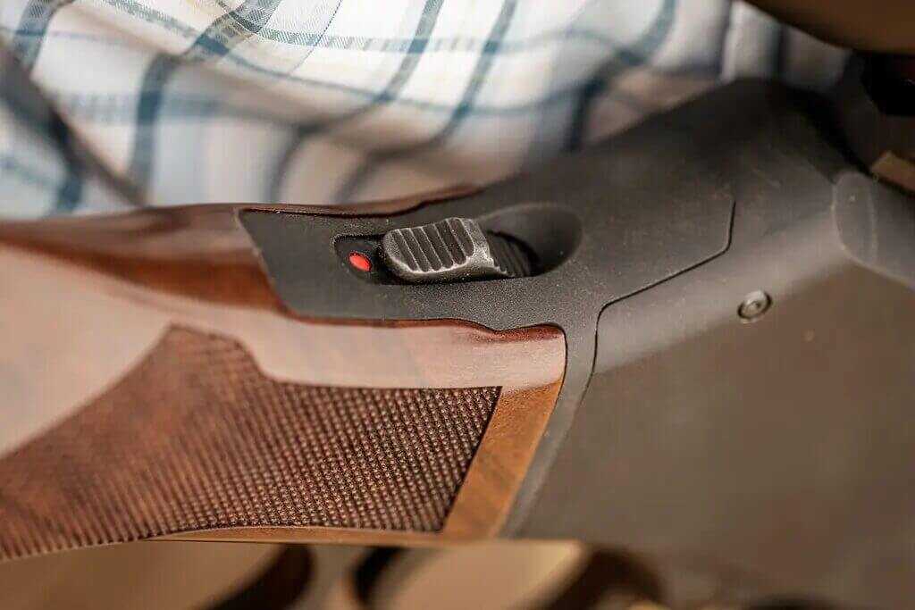 Ambidextrous tang safety on the Henry Lever Action Supreme replacing an external hammer