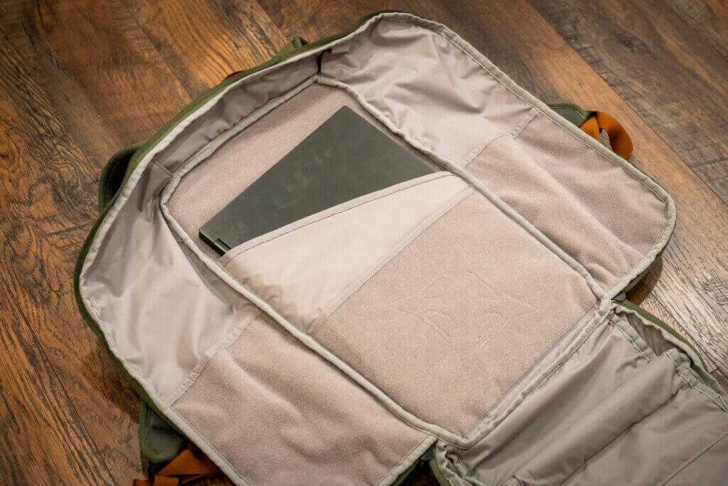 Vertx Gamut 32L padded laptop sleeve separate from CCW compartment