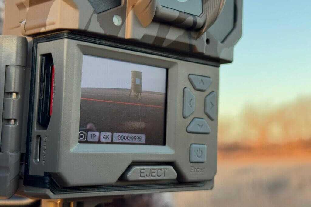 Tactacam REVEAL Ultra LCD screen used for positioning and field adjustments