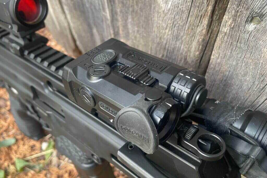 Top focus slider on the Holosun IRIS-3 showing textured control surface