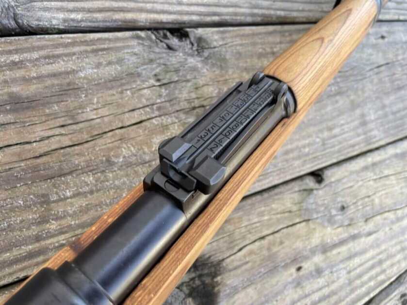 Rear sight of Mauser 98k with V-notch and glare-reducing cut