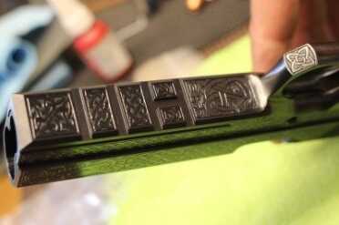 This may well be the most beautiful rail I've ever seen anywhere. Ever. I'd have to find an incredible light to hang from it.