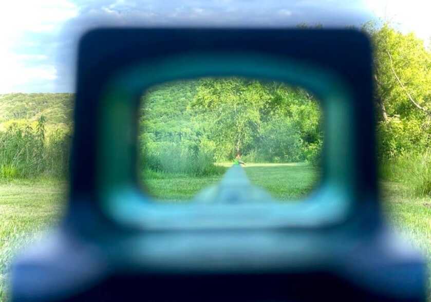 Holosun EPS dot pictured on decoy at 40 yards