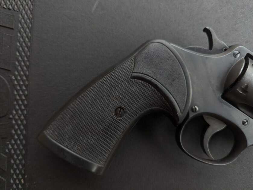 big grips on revolver