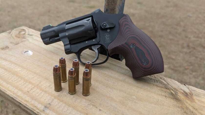 .32 H&R Magnum cartridge for soft shooting accurate concealed carry revolver setups