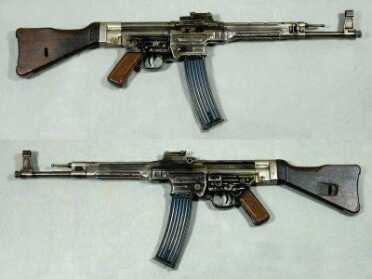 Bill Creates Grace Period for Vets to Register Machine Guns This is the original MP44/StG44 from WWII. It fired a 7.92x39mm., or 8x33 Kurz, round that was a smaller version of the German 8x57, or 8mm Mauser. The Kalashnikov, or AK-47, fires a 7.62x39 cartridge, which is a smaller version of the 7.62x54 Russian. Most people consider the StG44 the original assault rifle from which all others were fashioned, but it arrived too late in WWII to make a difference in the failed Nazi war machine.