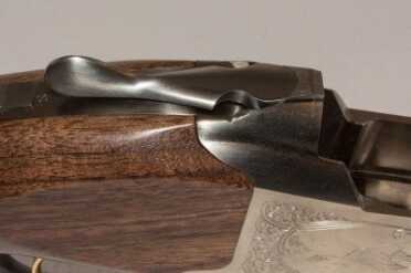 Browning Citori 725 Feather—Gun Review The selector lever is perfectly centered, something many shotguns don’t seem to care about. For no good reason, an off center selector lever drives me nuts.