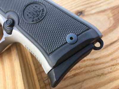 Even without the magazine pinky rest I could (mostly) get all fingers on the grip of the Beretta 92 Compact.