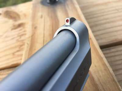 The stainless front sight housing contrasts well with the black rear sight - it was fast to acquire.