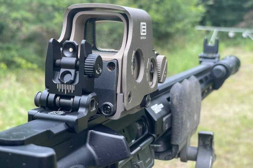 Springfield SAINT Victor with LAW Tactical Folder Reviewed! Adjustable pop up iron sights work like a charm, and are a great backup when using a red dot or holographic sight such as this Eotech EXPS3-0