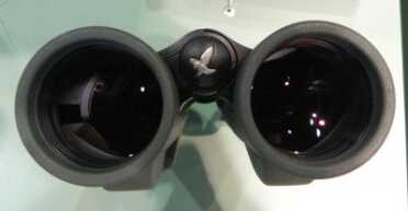 There is no external laser emitter or receiver on the EL Range. The laser leaves one barrel and returns to the other to range objects as far as 1500 yards.