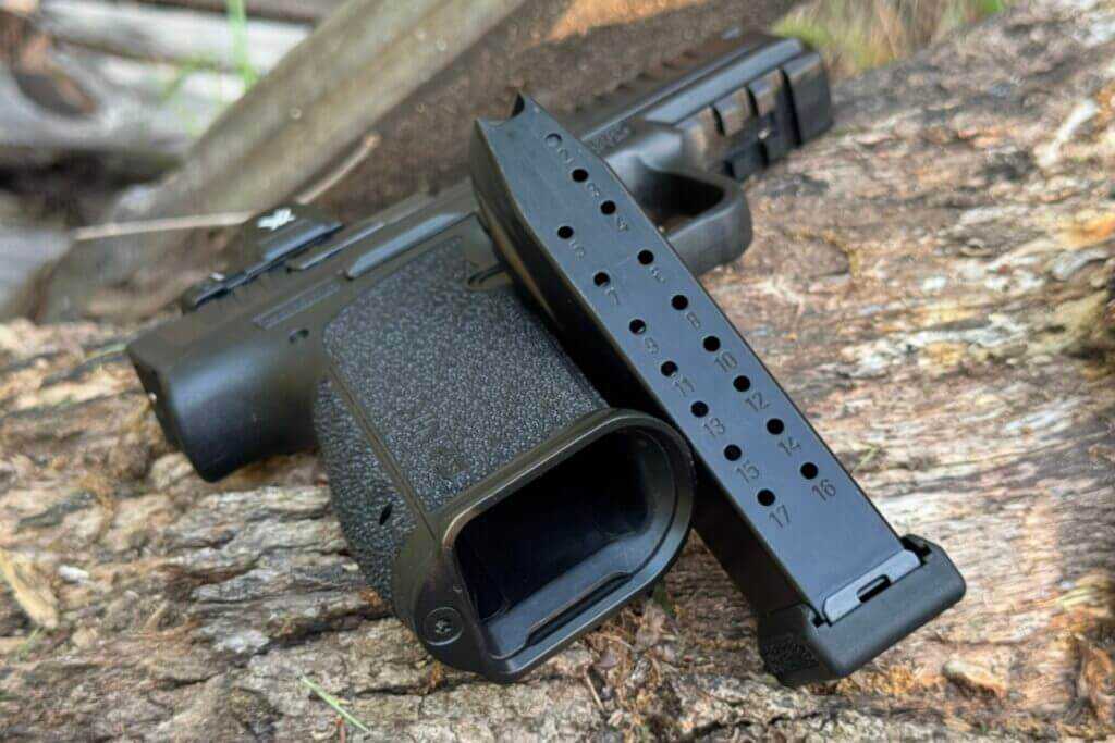 Flared magwell and 17-round magazine&nbsp;