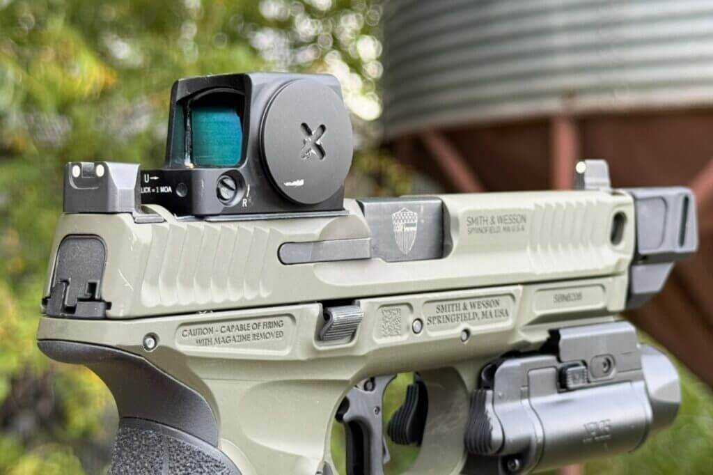handgun with reddot
