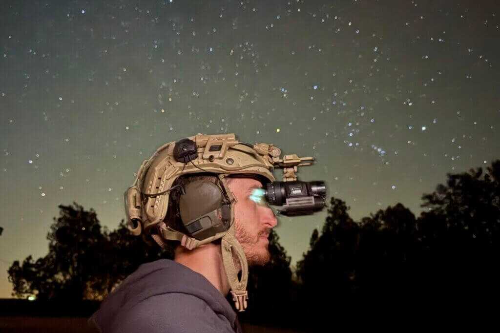 Stargazing with Noisefighters MAX14 on Wilcox G24 and 3M Comtac VIII under night sky