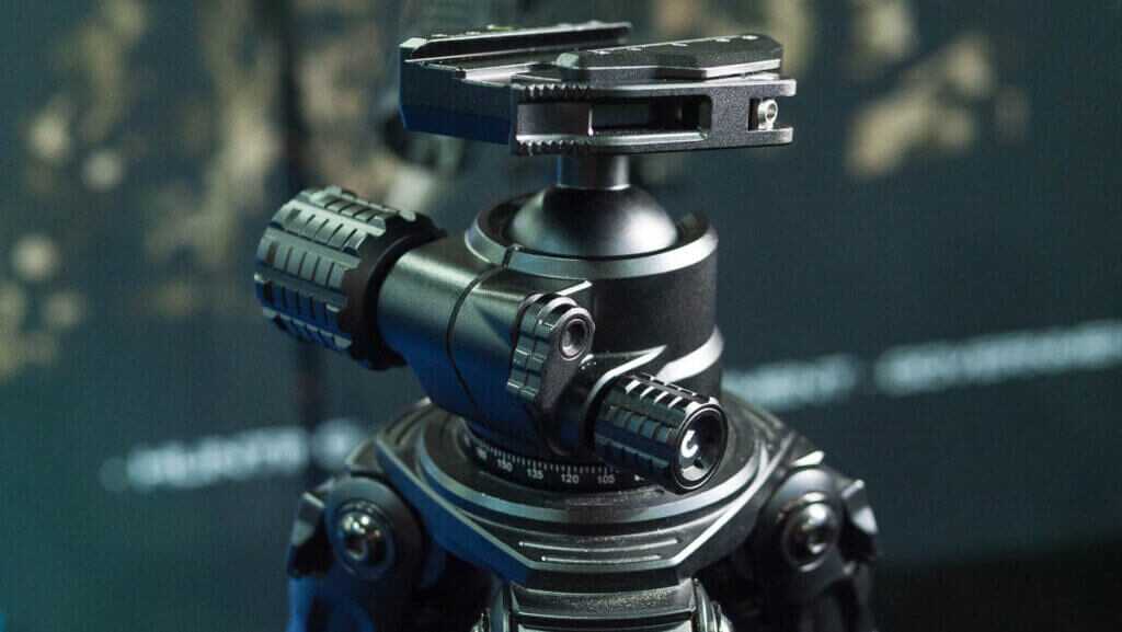 Close up of the controls on the Nomad head.