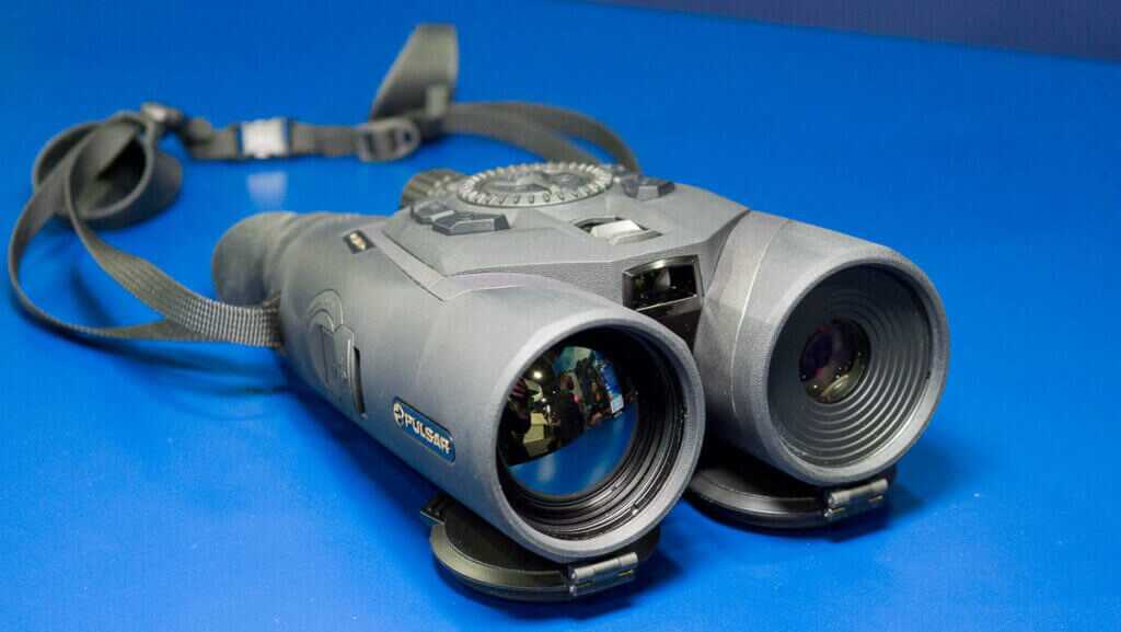 Close up view of the objective lenses.