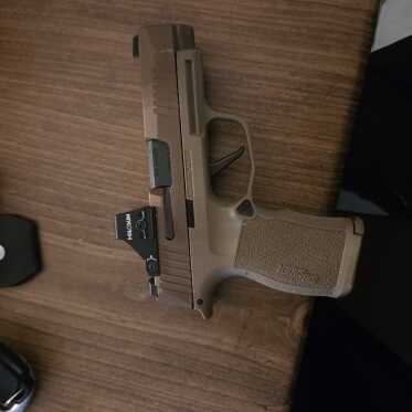 SIG Sauer P365 XL 9mm with Holosun Red D...