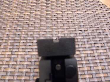 The wide notch at the rear makes finding the front blade easy. (The difference in widths is exaggerated by the camera.)