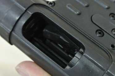 WWII German MP40 in 9mm - SHOT Show 2015 A look in with the bolt open.