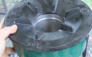 The top burner is heavy cast iron, which is amazing because the whole stove is only $118. 