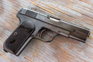 It is easy to see some of the lines that John Browning carried on into the 1911. 