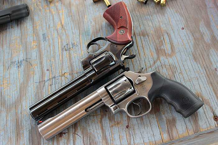 Shoot-out: Colt Python vs. Smith & Wesson 686 Two classic beauties--the Colt Python (top) and the Smith 686.