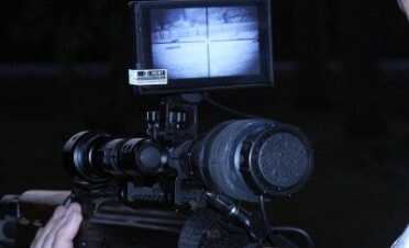 There are a number of different ways to configure the screen position. I found that on top was the only thing practical with this scope.