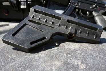 Thin Pistol Stabilizing Brace - NEW! - The Shockwave Technoligies Blade Notice the set screw which secures the brace onto the tube.