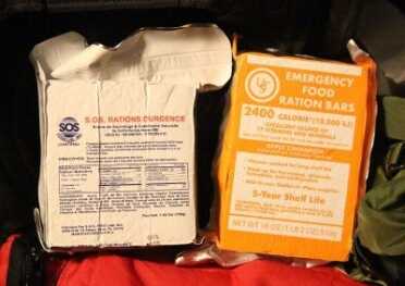 There are a number of 2400 and 3600 calorie food bars you can get at Walmart (right) and on Amazon (left) to include for yourself in your kit. 
