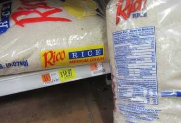 This 20lb bag of white rice is only $10.97. It has 30,880 calories, which works out to 2,815 calories per dollar. 