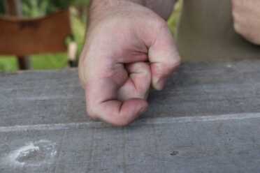 This is an excellent "at home" drill that will help to emphasize the fundamentals. Bring it straight back--no hook!