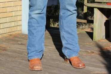 Quick quiz. Which leg is my gun concealed on?