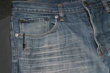 The pocket clip makes the knife invisible to others. I prefer my knives stay out of sight.