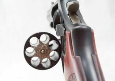 The 586 L-Comp sports a 7-round cylinder.