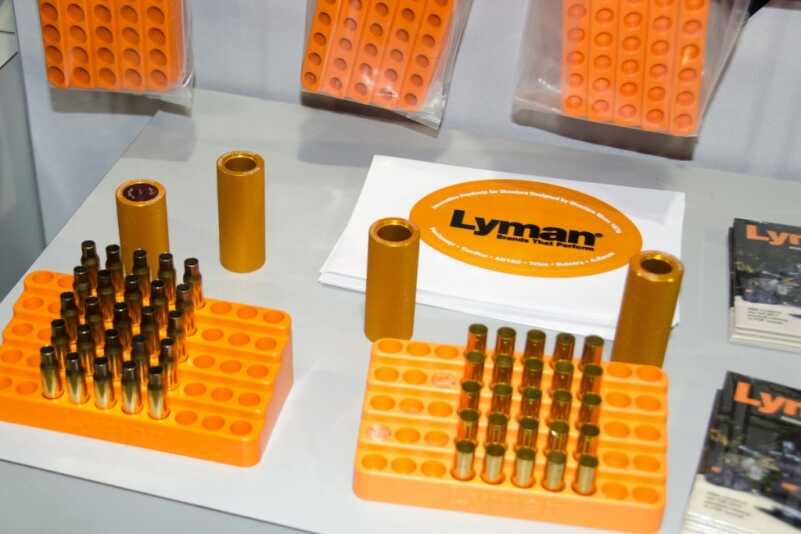 Lyman: 50th Edition Reloading Handbook, Remote-Controlled Target Stand - SHOT Show 2017