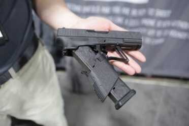 Full Conceal's 'Folding Glock' M3D Pistol w/ 33 Round Capacity! - SHOT Show 2018 Full Conceal's 'Folding Glock' M3D Pistol w/ 33 Round Capacity! - SHOT Show 2018