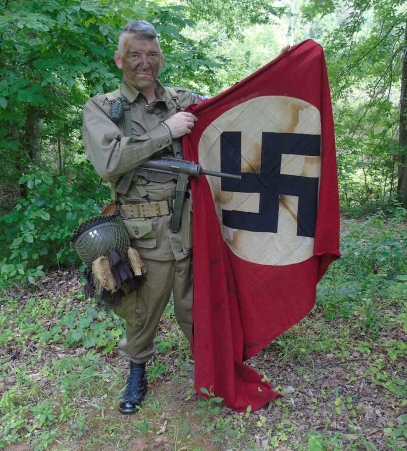 Private Bob Shine and the M3A1 Grease Gun: Desperate, Ugly, Awesome Private Bob Shine and the M3A1 Grease Gun: Desperate, Ugly, Awesome