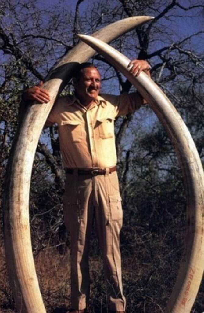 Killer Baboons: Peter Capstick’s MAC-10 Submachine Gun Killer Baboons: Peter Capstick’s MAC-10 Submachine Gun