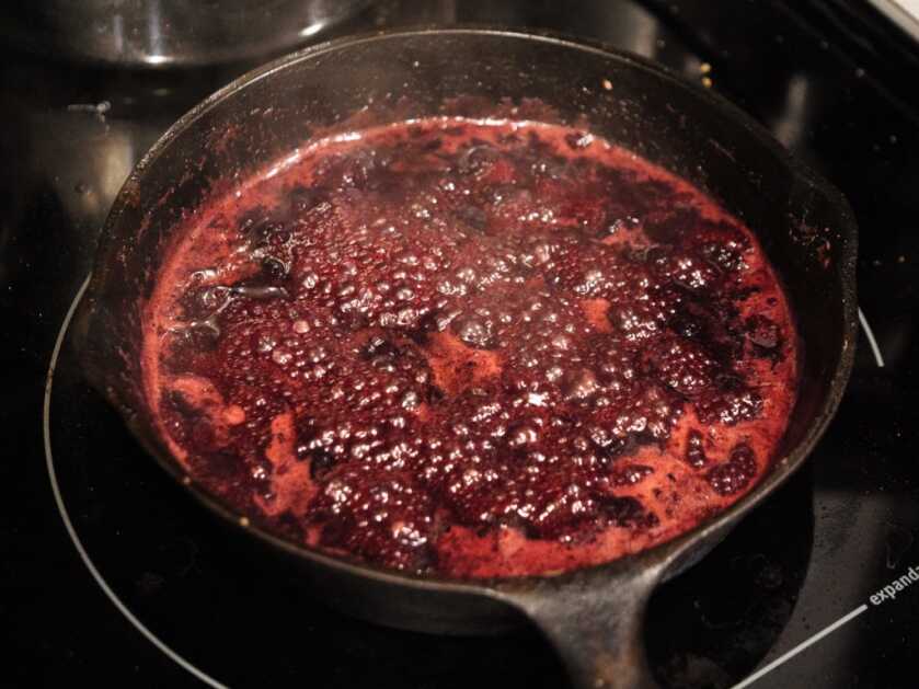 Simple Gourmet: Rich Blueberry Sauce For Holiday Roasts