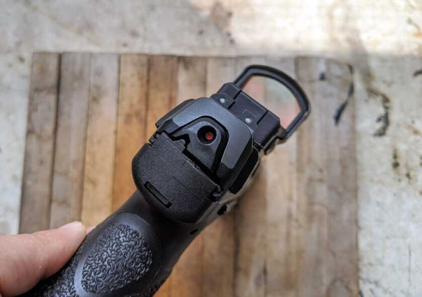 A Poor Takes the Optics-Ready HK VP9 for a Spin