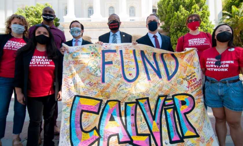 Egg-On-Face: Anti-Gun Lawmaker (D-SF) Mistakes Airsoft for Glock Egg-On-Face: Anti-Gun Lawmaker (D-SF) Mistakes Airsoft for Glock