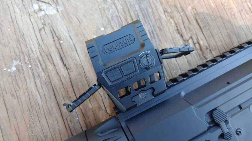 The AEMS - Holosun's Red Dot is One of the Best for Your AR