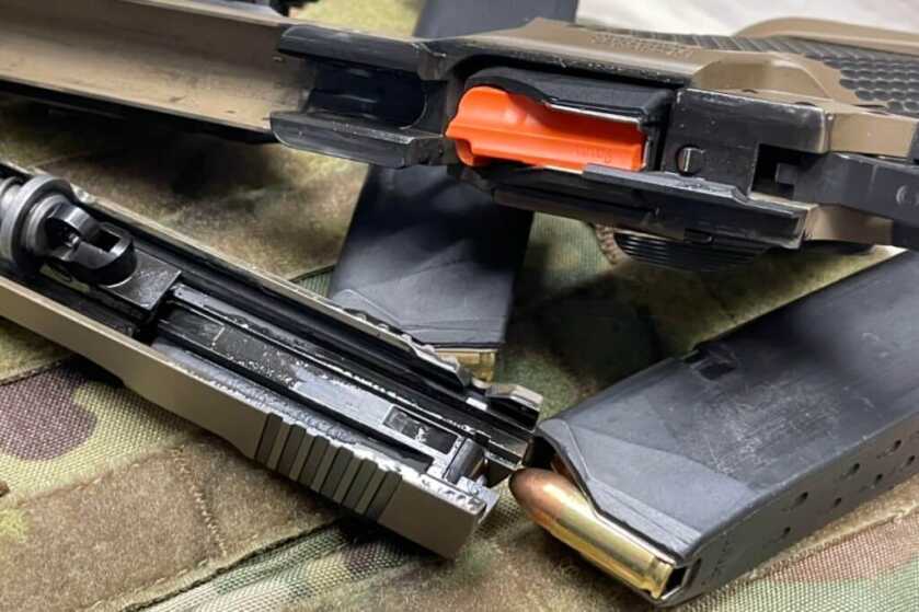 Review: 1911 That Takes Glock Mags?! Meet the Stealth Arms Platypus Stealth Arms Platypus opened up
