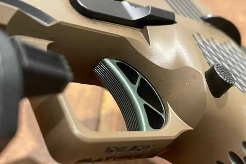 Review: 1911 That Takes Glock Mags?! Meet the Stealth Arms Platypus Stealth Arms Platypus textured trigger custom-cerakoted green